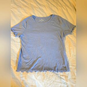 Hollister Lavendar Top